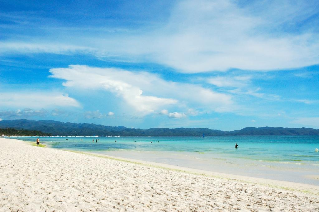 Bolabog Beach Resort Balabag  外观 照片