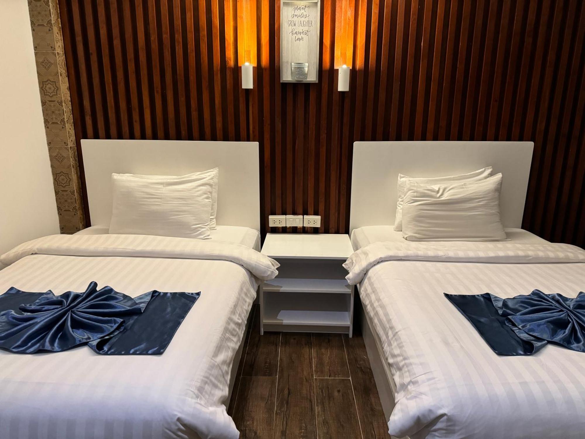 Bolabog Beach Resort Balabag  外观 照片