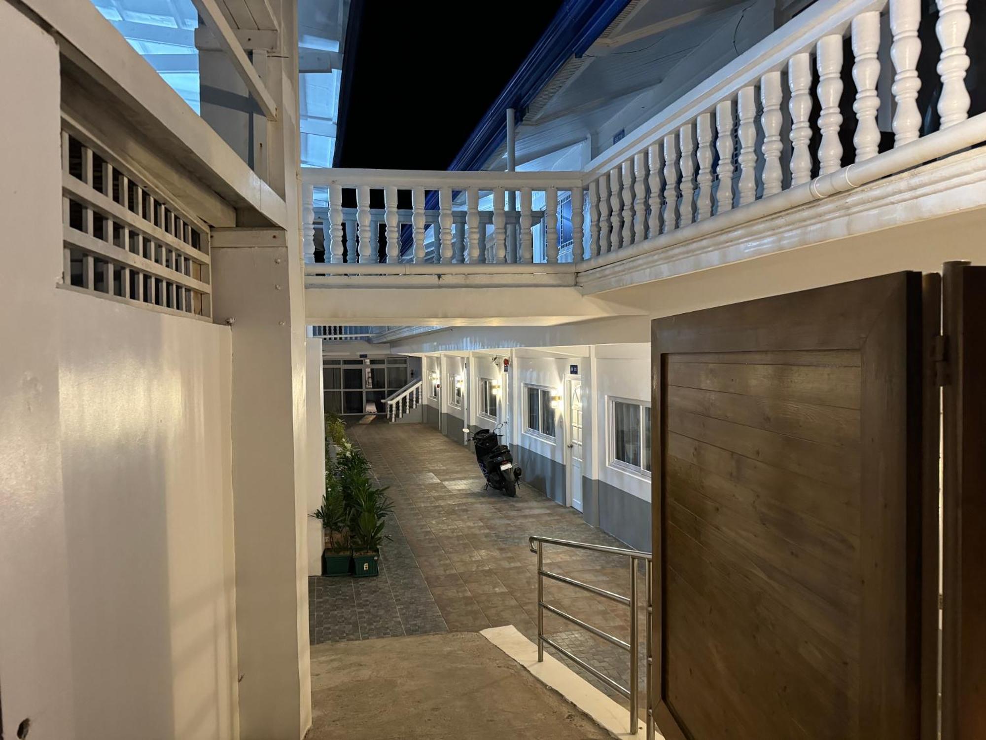 Bolabog Beach Resort Balabag  外观 照片